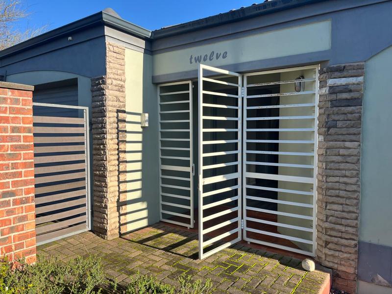 To Let 3 Bedroom Property for Rent in Uitzicht Western Cape